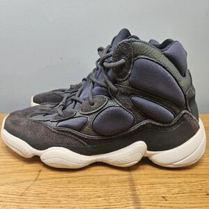 Men's Stylish Sneakers in Black and Gray